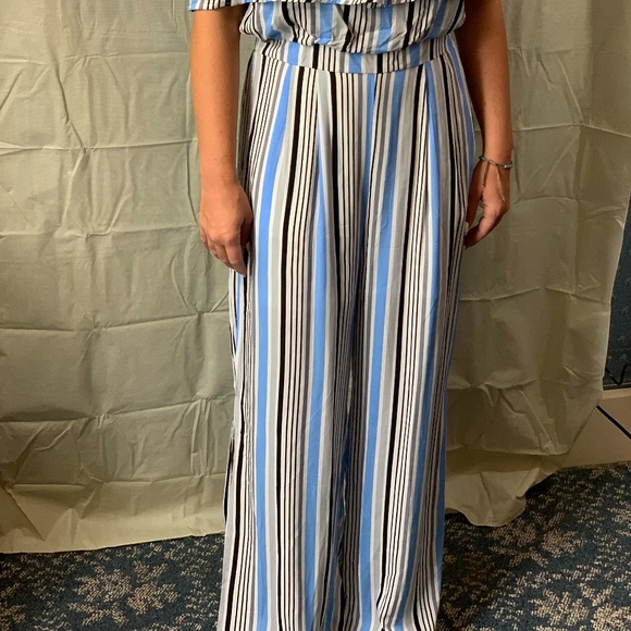 NWT jumpsuit ruffle stripe - Picture 2 of 7